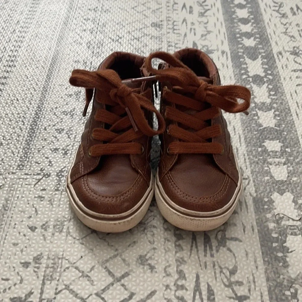 🎄Clearance Cat & Jack toddler Florian Mid‎ Top Leather Sneaker Brown